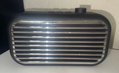 Brand New Polaroid Retro Style Bluetooth Speaker