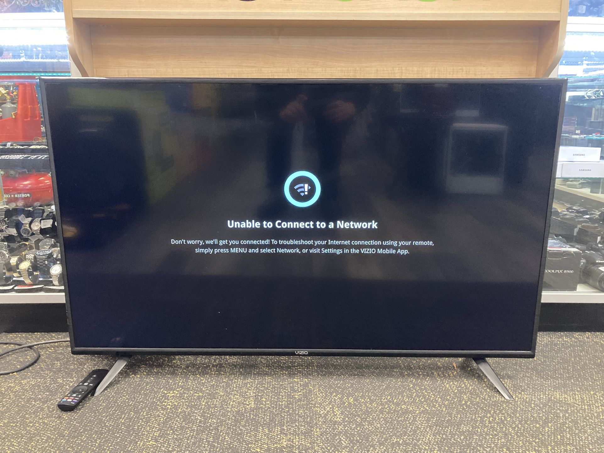 VIZIO V505-J09 50" Smart TV Class 4K UHD HDR LED W/ REMOTE
