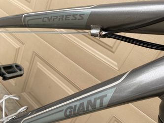 Giant Cypress Hybrid Bike for Sale in Riverside, CA - OfferUp