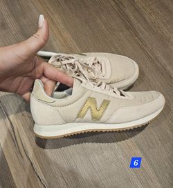 New Balance Women's Size 6 Shoes 