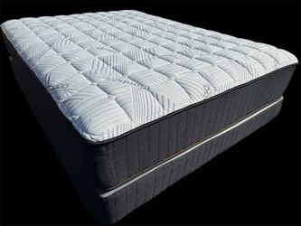 Queen Royal Bamboo Supreme Mattress and Boxspring!