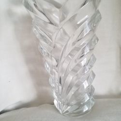 Mikasa Cristal Style Vase.  Still In The box. Woodland Hills,Ca 
