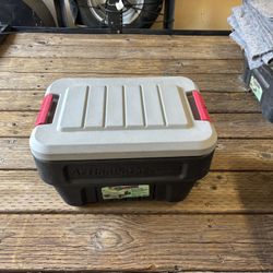 Tote Box