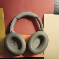 Sony WH-1000XM4 Noise-Cancelling (VERY GOOD CONDITION ONLY HEADPHONES)