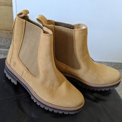 New Timberland  Size 9  