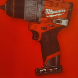 Milwaukee M12 Fuel Hammer Drill Kit
