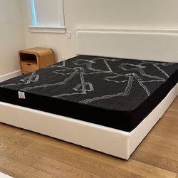 Black series king Size euro Pillow Top 12"    new Mattress in a plastic sealed.    We offer same day delivery