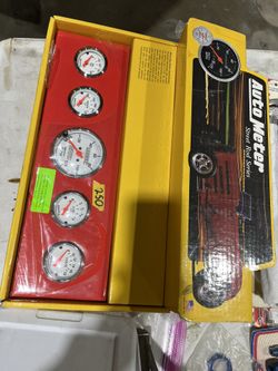 AutoMeter 1300 Attic White 5 Gauge Set