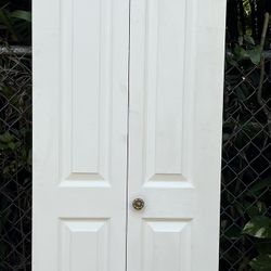 24” Bifold Door Masonite (2 Available)