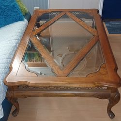 Coffee table oak wood with glass inserts (no chips)