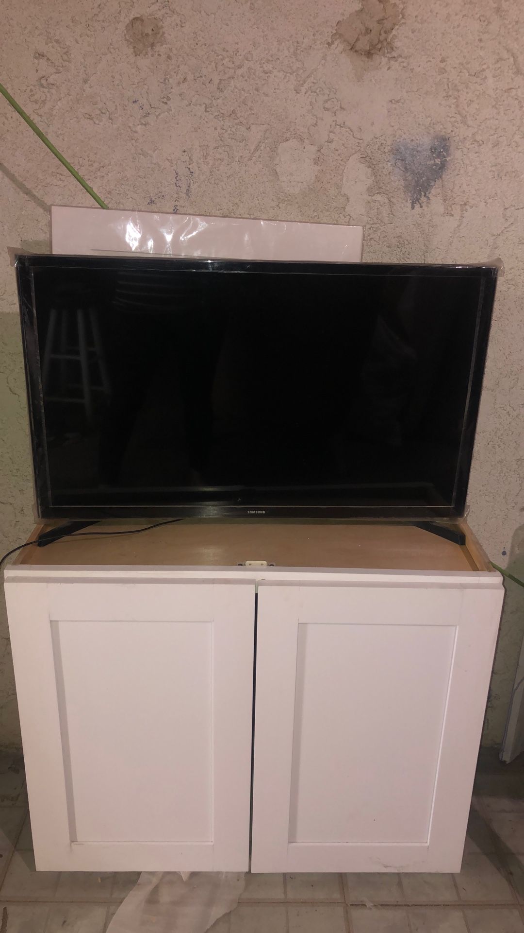 Samsung 32-inch LED HDTV