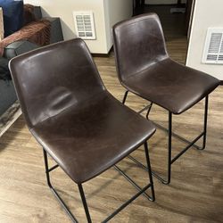 Upholstered Counter Stool (24” Seat Height)