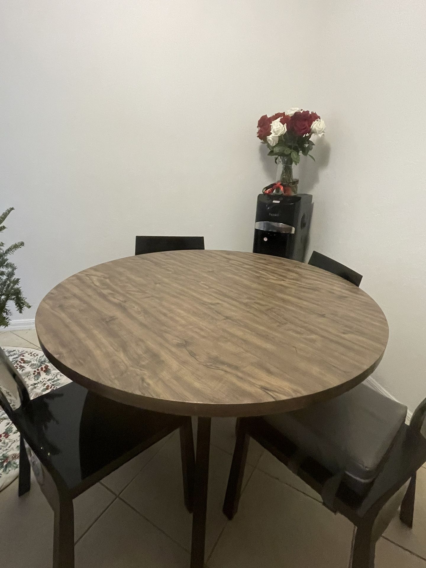 DINING TABLE - MUST GO ASAP