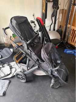 Uppababy Vista V2 with Accessories