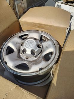4 matching Toyota Rims