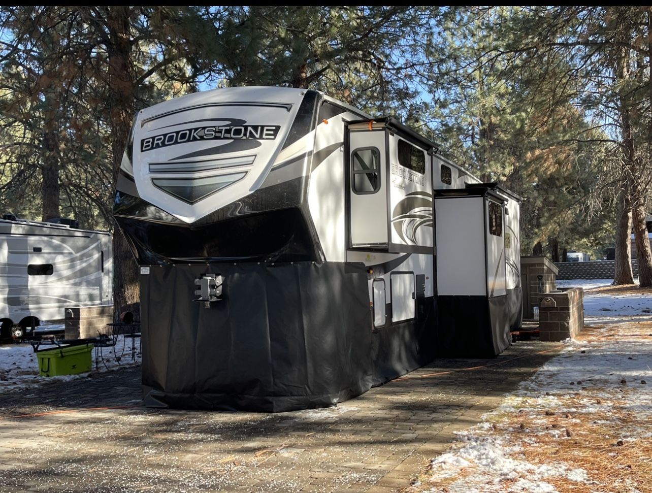 2021 Coachman Brookstone 398MBL