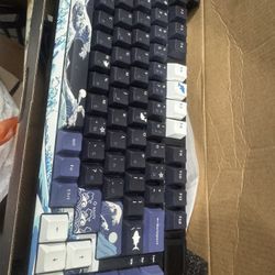 Keyboard Womier Brand New 