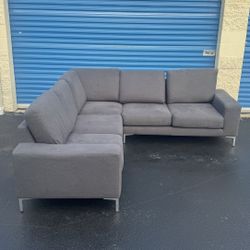 Sectional Gray Fabric Couch 