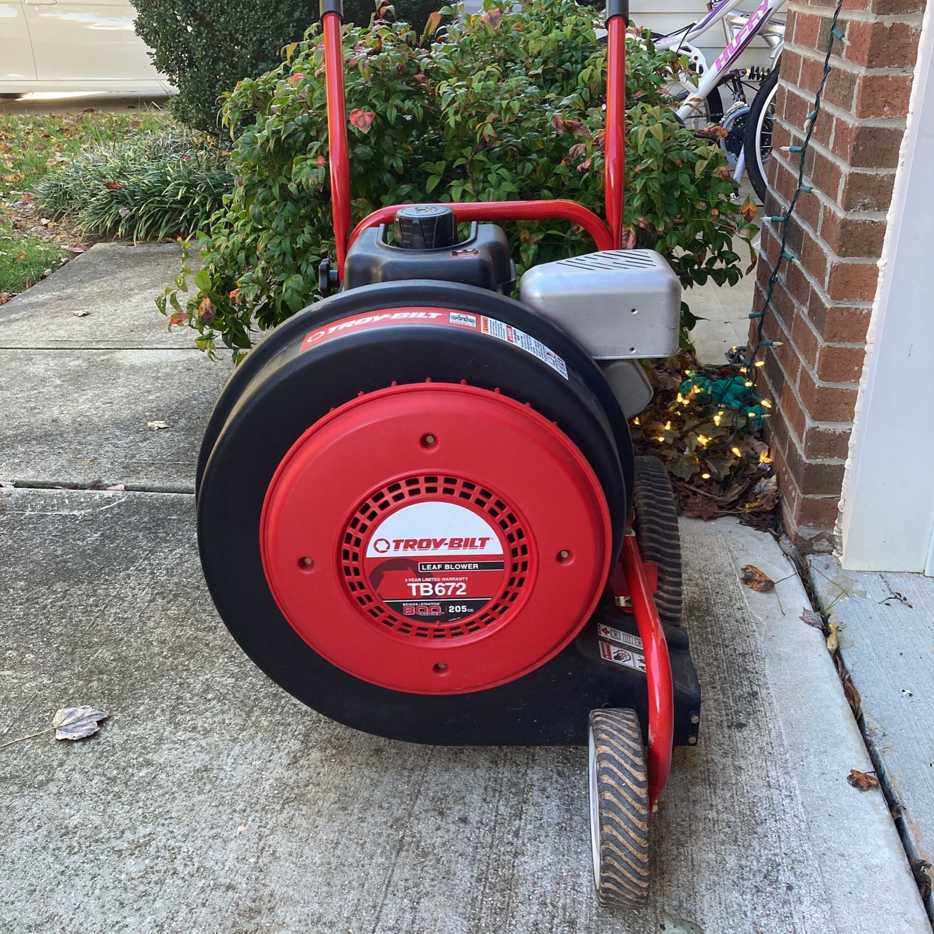 Troy bilt Leaf Blower Like New Condition