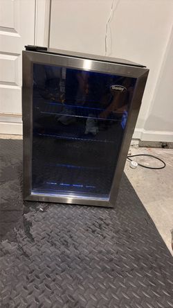 Mini Fridge w/Glass Door
