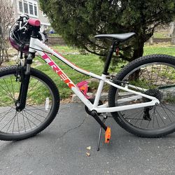 Trek Mountain bikes 24in girls