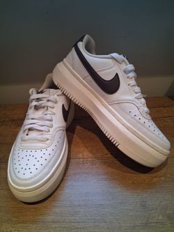 Nike Court Vision Alta shoes Women's size 7 (like NEW)