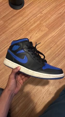 Air Jordan 1 Mid 'Black Hyper Royal