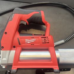 Milwaukee 2646-20 M18 2-Spd Grease Gun Bare Tool