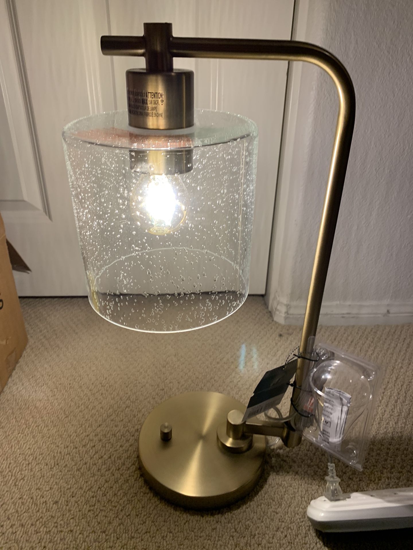 MEETUP 91326. DESK TOP LAMP BRAND NEW