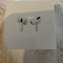 AirPods Pro (2nd generation) with MagSafe Charging Case (USB‑C)