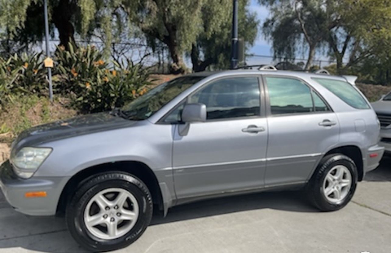 2001 Lexus Rx 300 for Sale in San Diego, CA - OfferUp