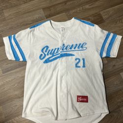 Supreme Shirt Size Medium 💧