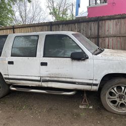 1994 Chevy Suburban (parts Only)