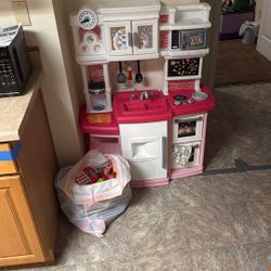 Toddler Kitchen Set With Cash Register