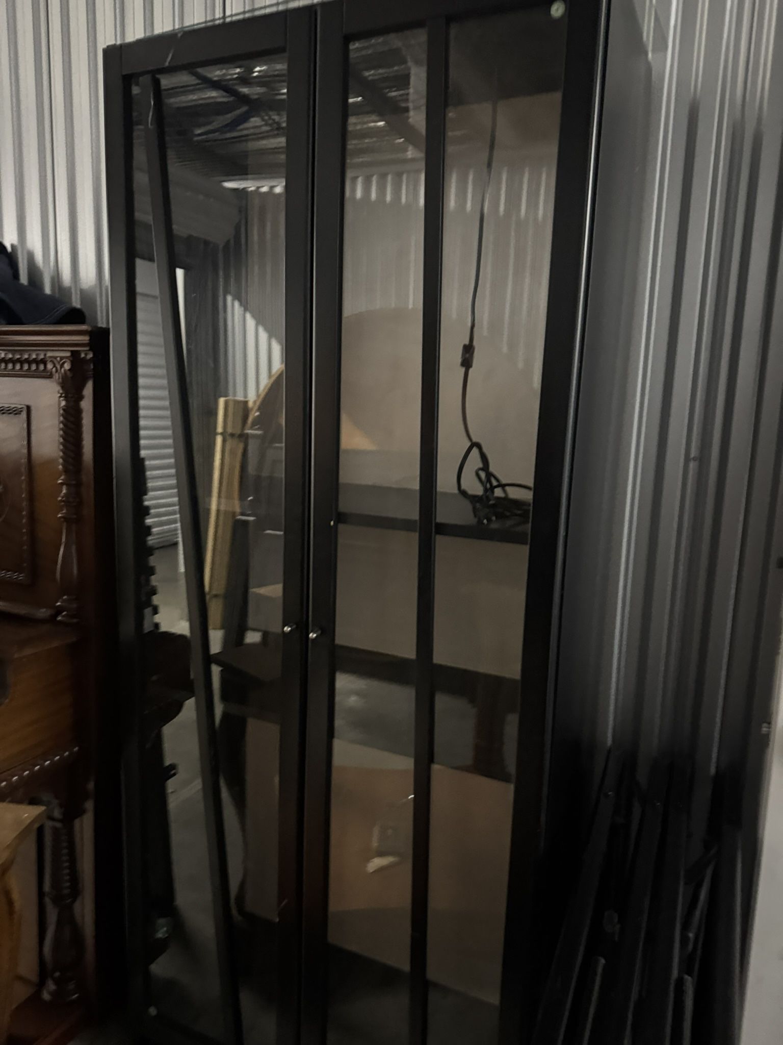 Cabinet.