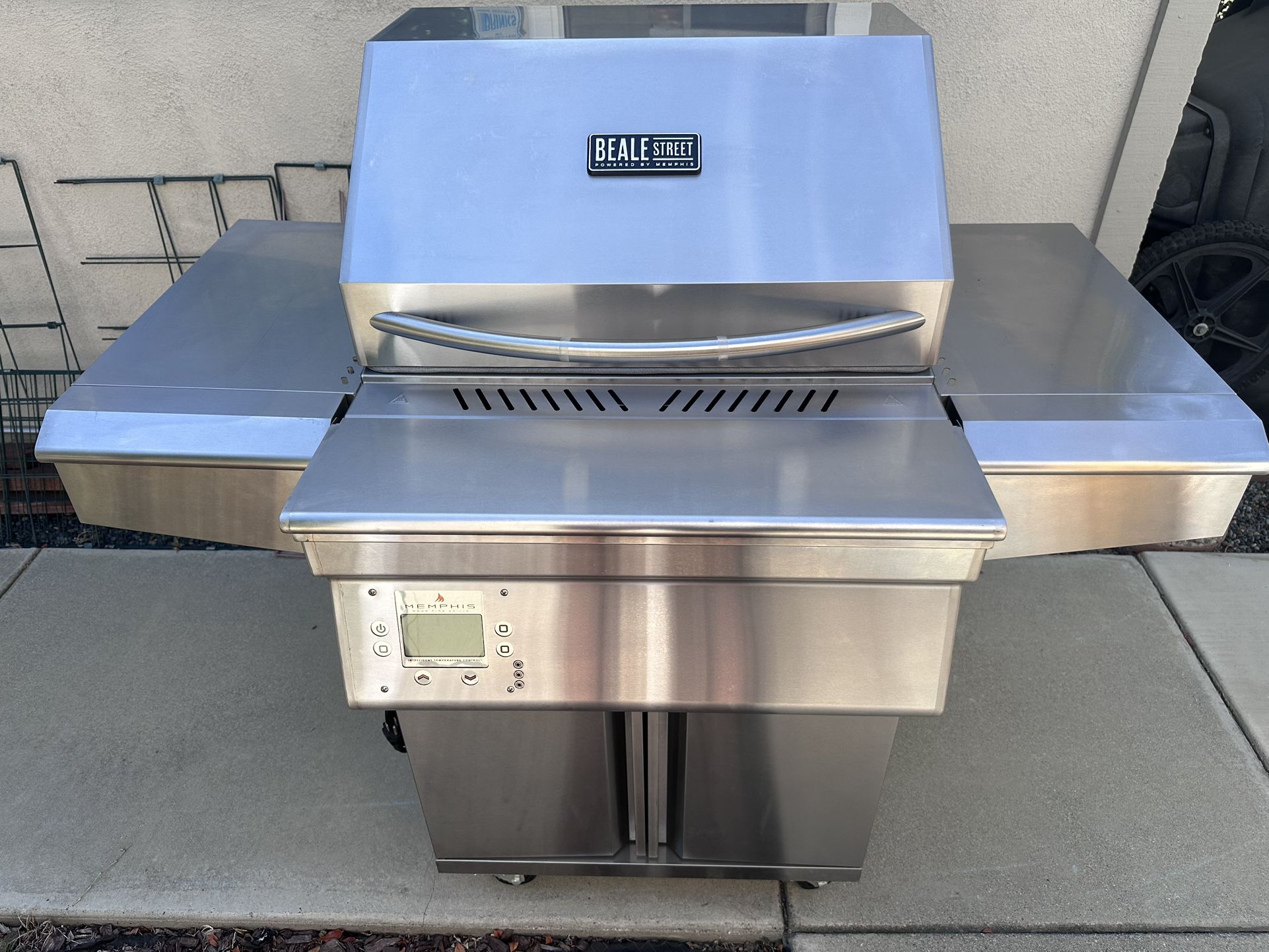 Memphis Beale Street Pellet Grill