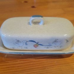 Butter With Lid Holder 