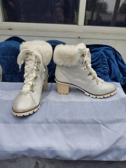 Jessica Simpson Norina White Rhinestone Faux Fur Hiker Boots - Size 8