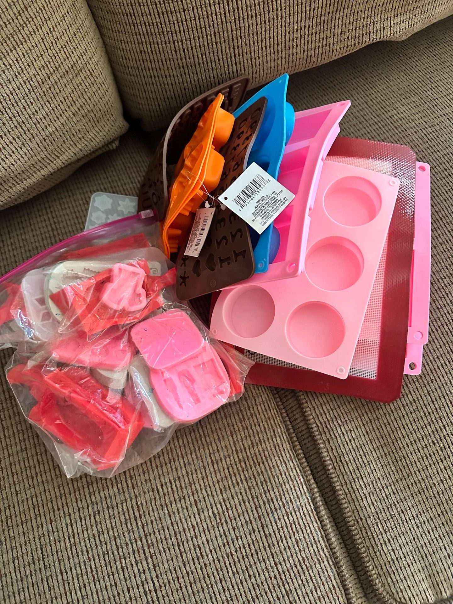 Baking silicone molds for chocolate