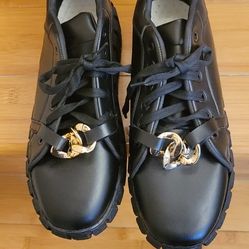 Brand new womens shoes size 8 