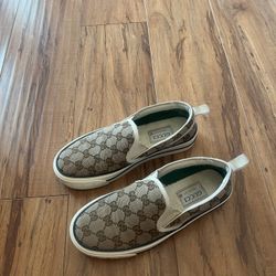 Gucci Shoes Size 7