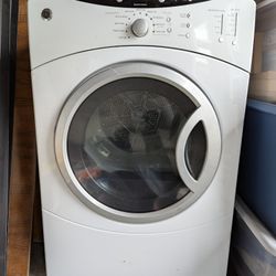 General Electric Dryer - White - Natural Gas 