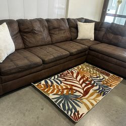 BROWN SECTIONAL COUCH W/ FREE DELIVERY