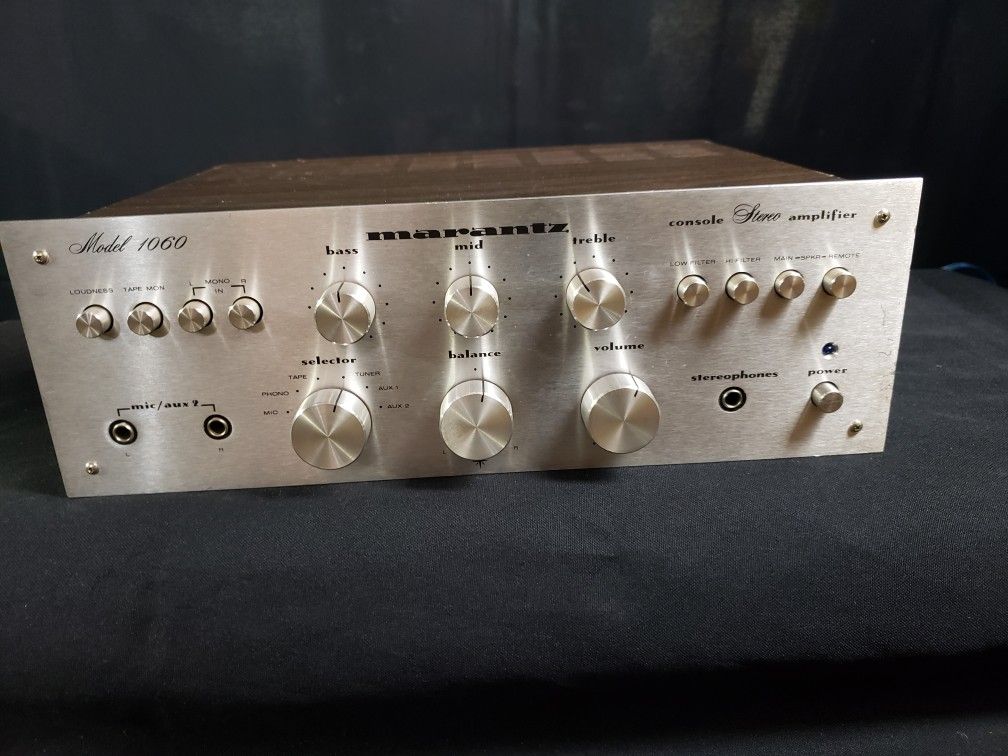 Marantz 1060 Amplifier 