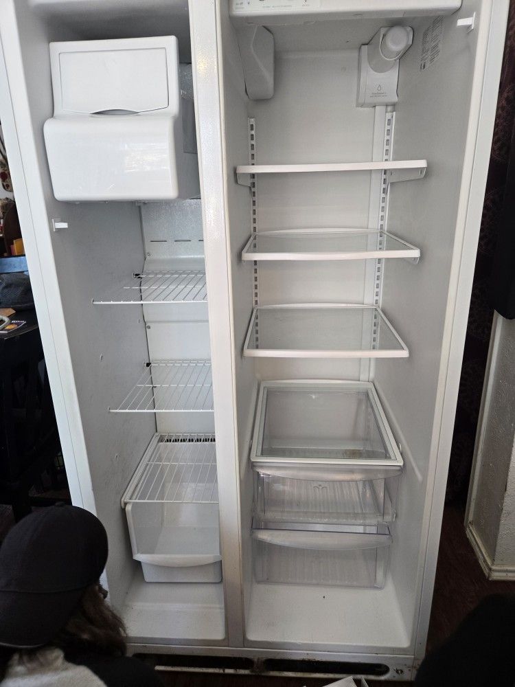 Frigidare Refrigerator