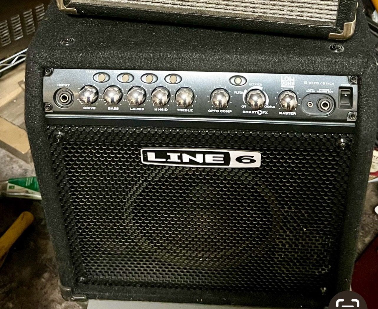 Line 6 Guitar 1x8" Bass Combo Amplifier