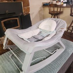 Baby rocker bouncer