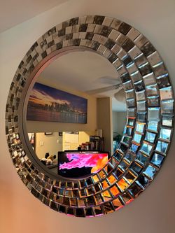 Wall mirror