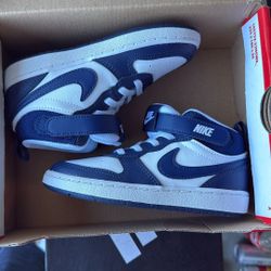 Nike Kids Mid  *NEW*