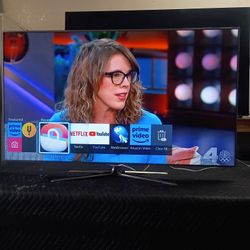 55 Inch Samsung Smart Beautiful Tv Comes With Remote Control Shows Great Picture Works Perfect Guaranteed 